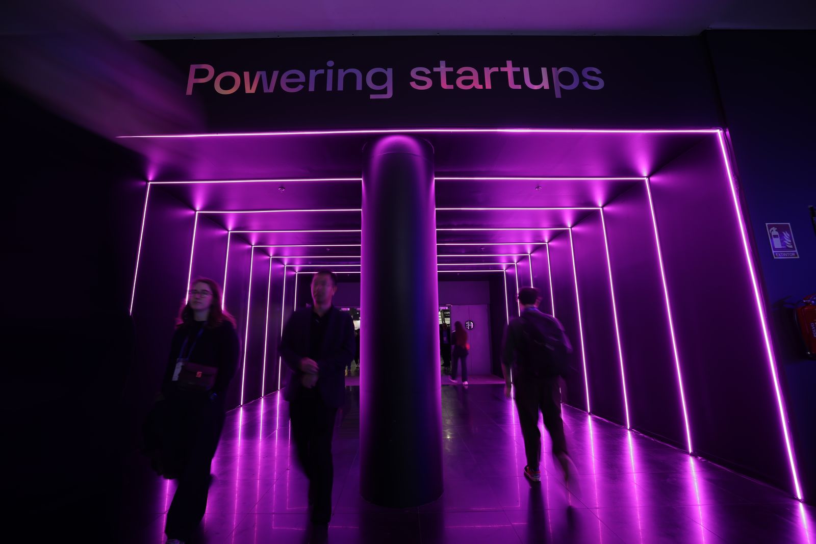 Neon Powering startups corridor at a tech conference